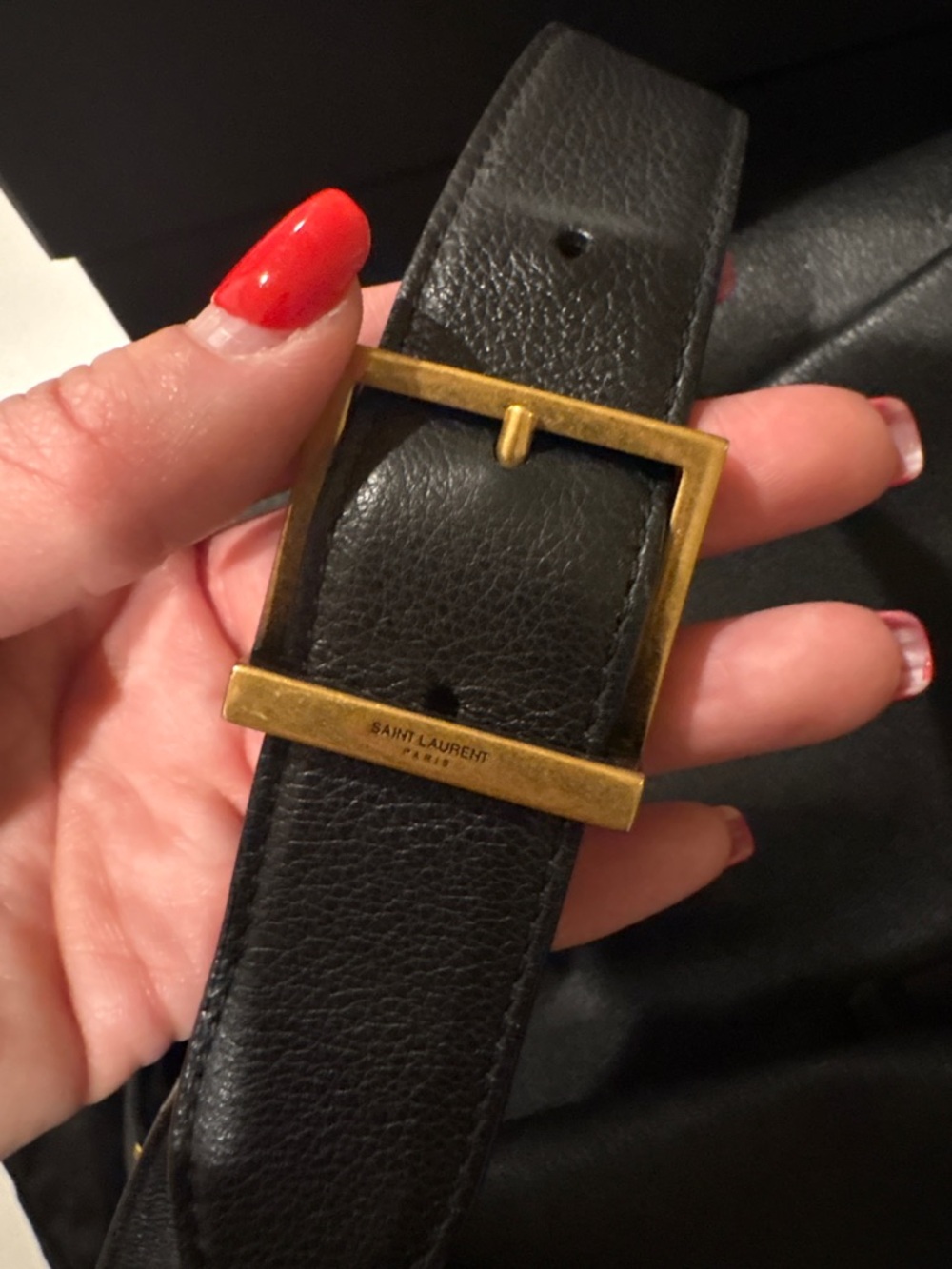 Saint Laurent LE 5 À 7 SUPPLE LARGE IN GRAINED LEATHER
BLACK - Picture 11 of 12